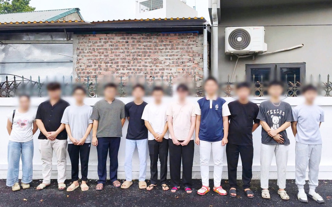 Phá đường dây lôi kéo học sinh, sinh viên bán tài khoản ngân hàng, khởi tố 11 đối tượng