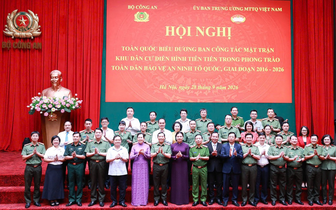 Hàng trăm nghìn tin báo từ cơ sở: Sức dân trong giữ gìn an ninh Tổ quốc
