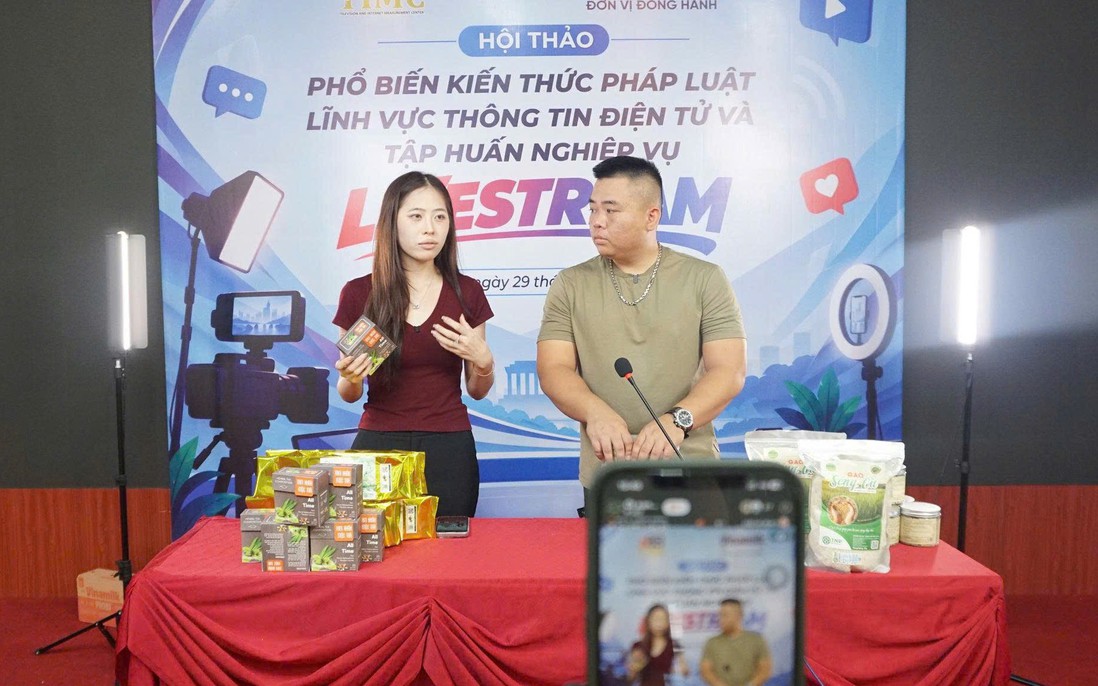 Livestream - thêm "cánh cửa" để phụ nữ đưa sản phẩm địa phương ra thị trường