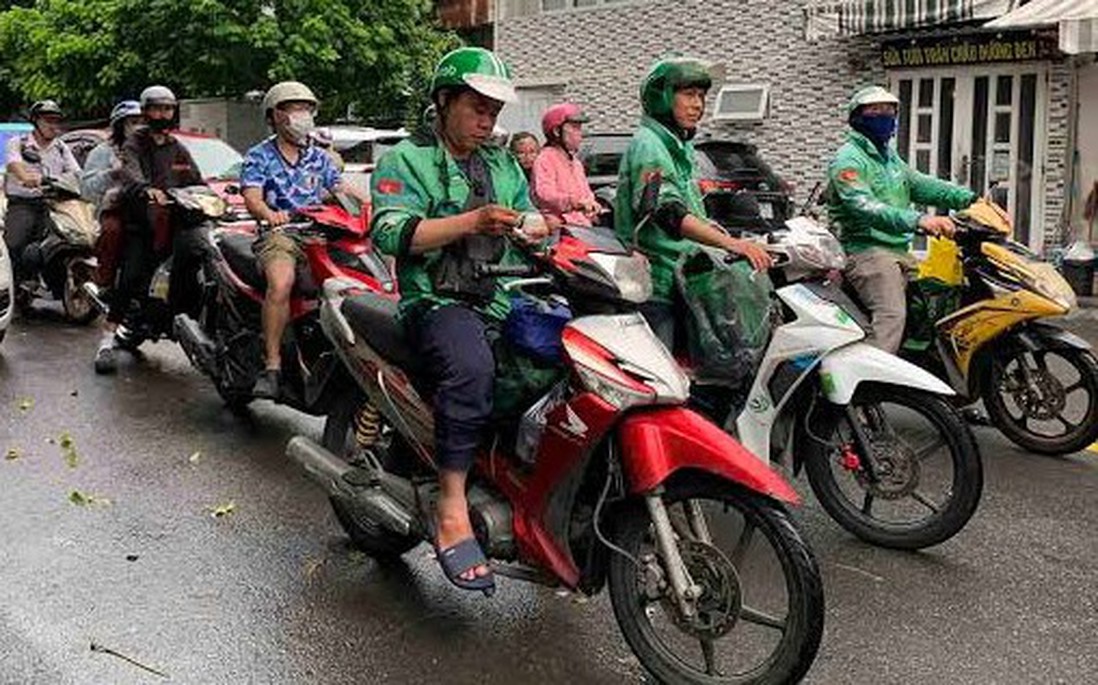 Đề xuất chủ nền tảng cùng đóng bảo hiểm xã hội cho tài xế công nghệ