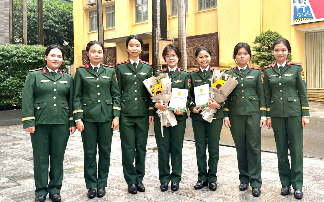 Nữ học viên quân y hành động vì môi trường không khói thuốc