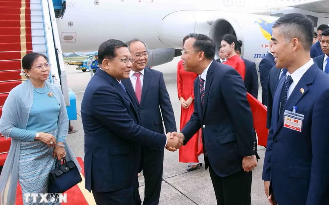 Tổng thống Cộng hòa Liên bang Myanmar và Phu nhân bắt đầu thăm chính thức Việt Nam