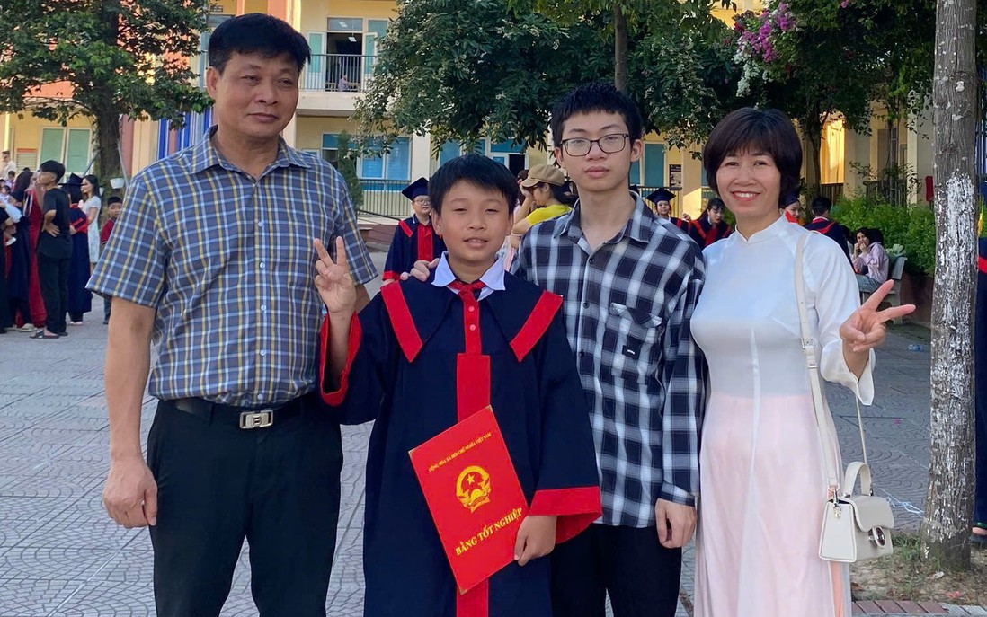 Diễn đàn tháng 9: Bớt những áp lực vô hình để trả lại niềm vui đến trường cho con