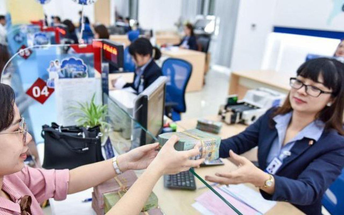 Tiền gửi tăng nhanh hơn tín dụng: Vì sao lãi suất cho vay chưa giảm?