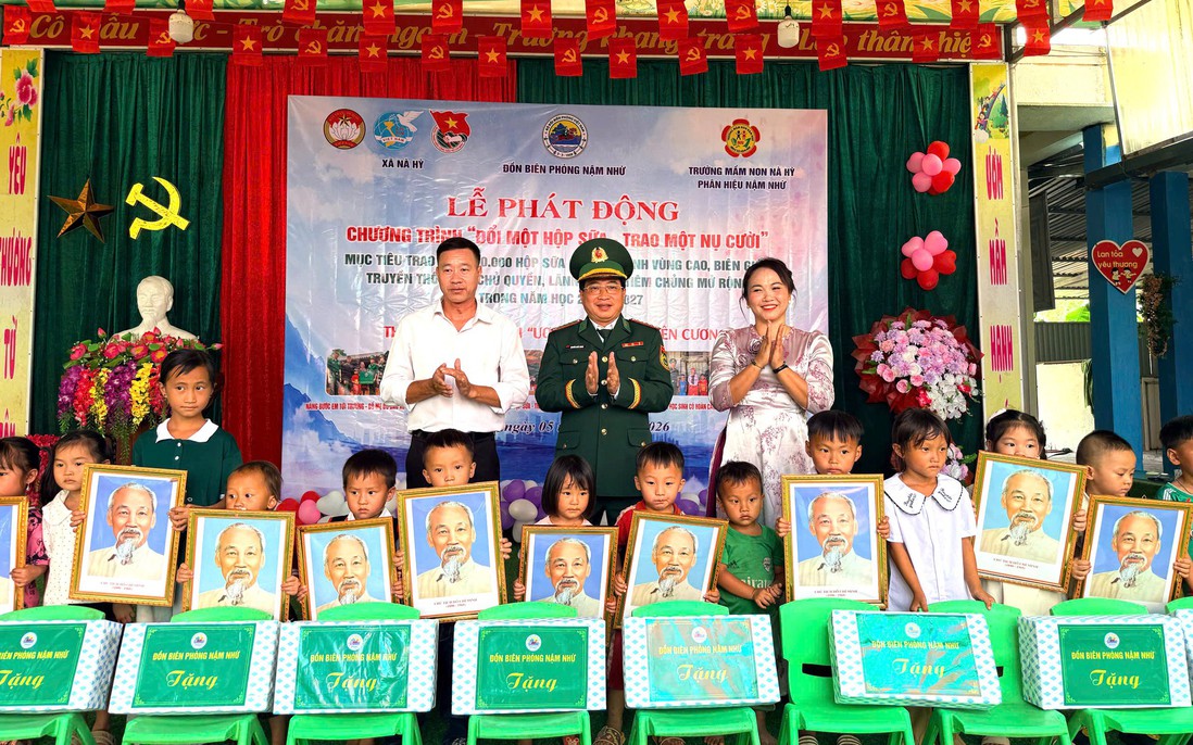 Điện Biên: “Đổi 1 hộp sữa - Trao 1 nụ cười” vì tương lai của trẻ em biên giới