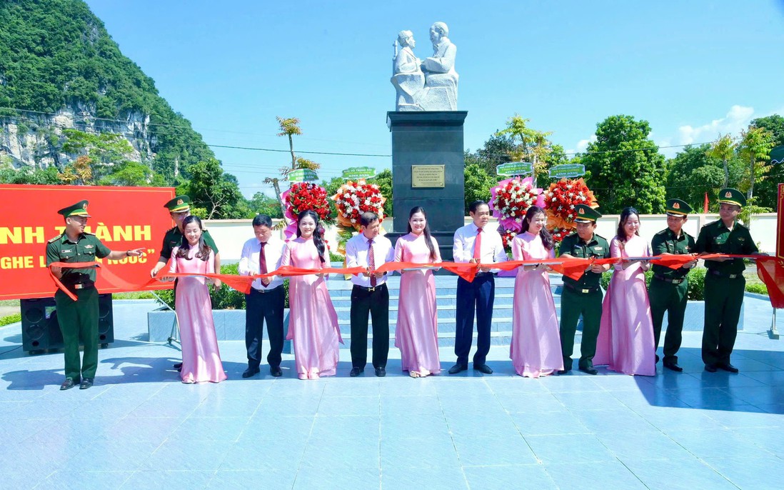 Nghệ An: Khánh thành tượng đài “Nghe lời non nước”