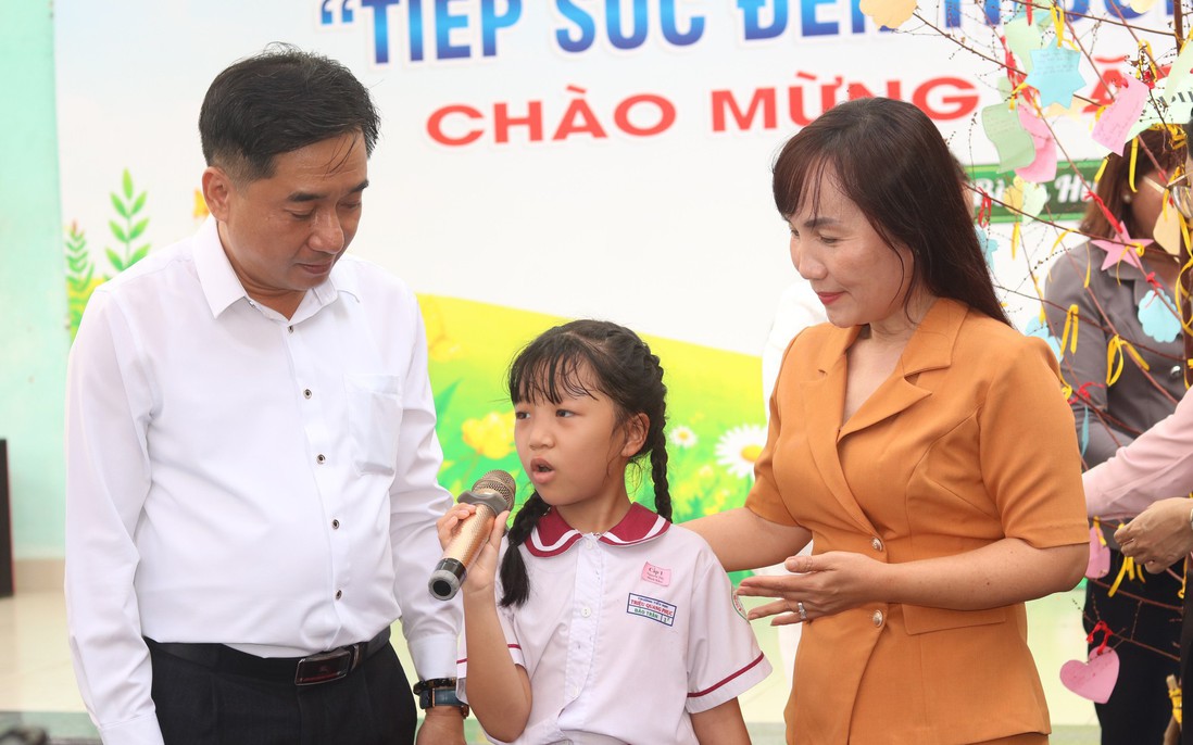 TPHCM: Sôi nổi ngày hội “Tiếp sức đến trường – Cùng em vững bước”