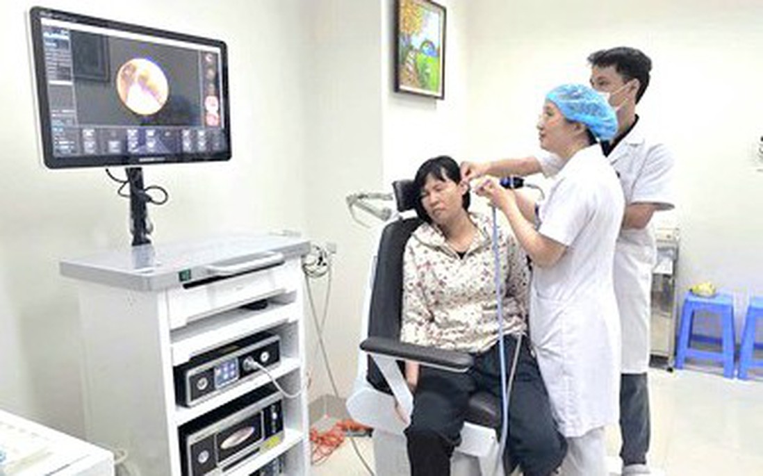 Báo Phụ nữ Việt Nam kết nối trao 52 triệu đồng hỗ trợ nữ bệnh nhân có hoàn cảnh khó khăn 