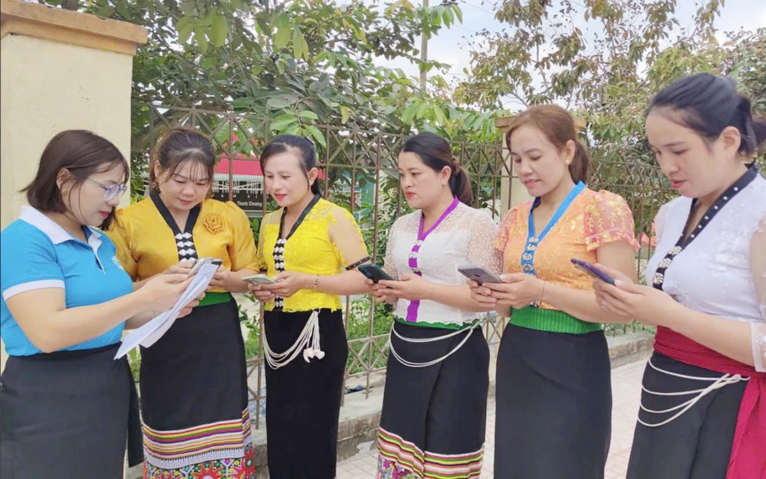 Tổ chức "Tháng nghe phụ nữ nói" vào tháng 10 hằng năm