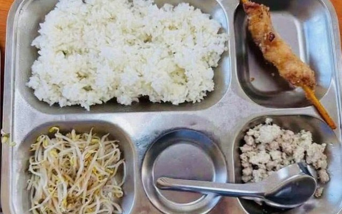 Hà Nội chỉ đạo làm rõ suất ăn bán trú 40.000 đồng "lèo tèo" tại trường Tiểu học Trung Giã B