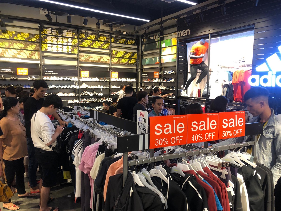 Black Friday: Người Sài Gòn ưu tiên mua sắm sản phẩm thương hiệu nước ngoài