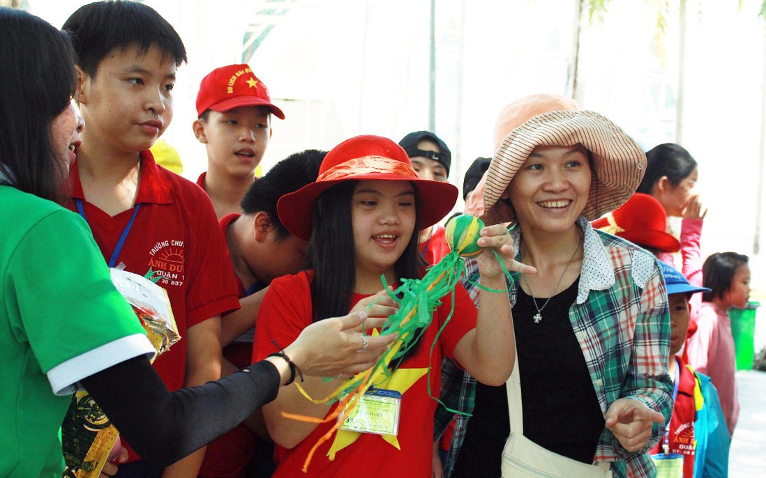 Hơn 7.000 trẻ khuyết tật, thiệt thòi được vui chơi ở Suối Tiên miễn phí