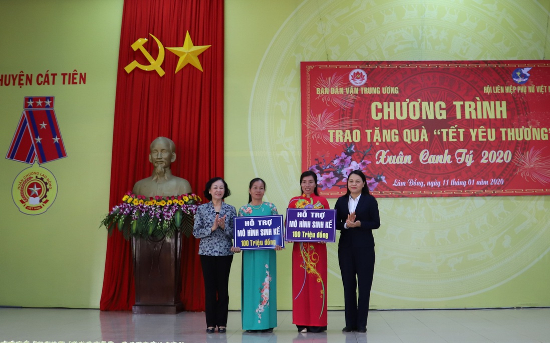 Hội LHPN Việt Nam mang "Tết yêu thương" đến người dân Cát Tiên (Lâm Đồng)