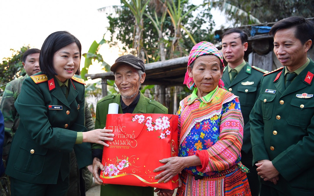 Phụ nữ Quân đội "đồng hành cùng phụ nữ biên cương” tại Hà Giang
