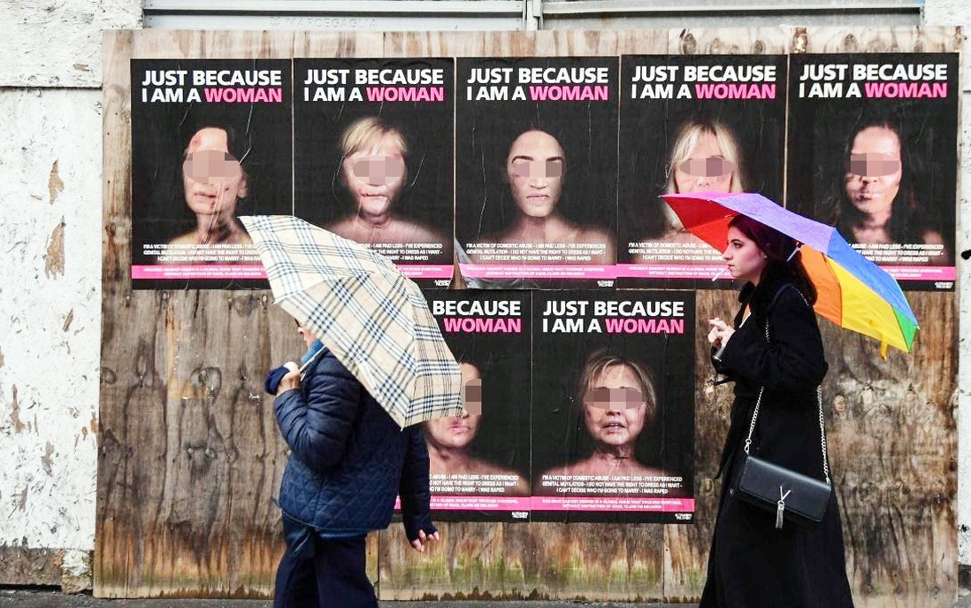 Tranh cãi quanh việc sử dụng hình ảnh các nữ chính trị gia trong chiến dịch chống bạo lực gia đình