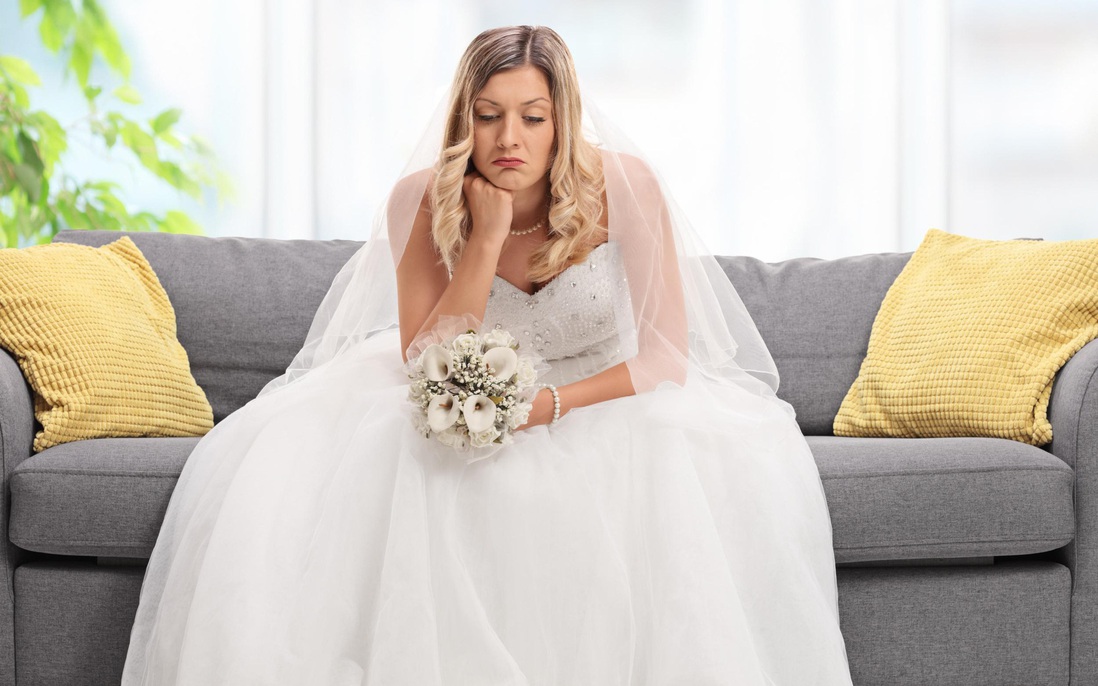 Chú rể chê váy cưới quá đắt, cô dâu liền hủy hôn lễ