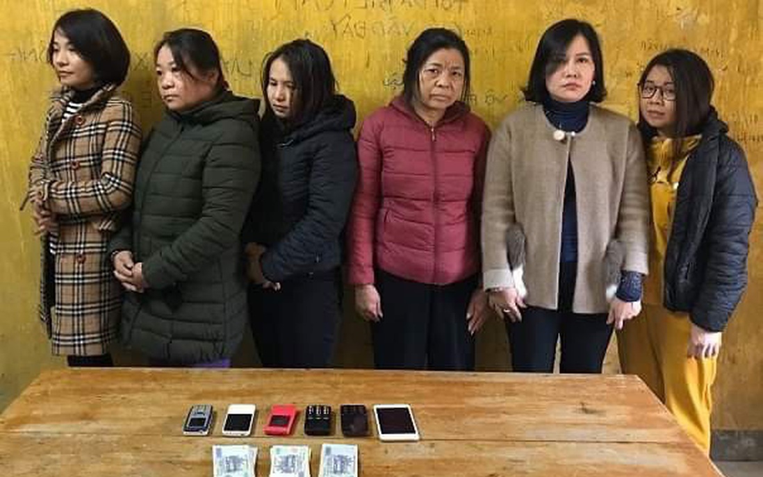 Đánh bạc bằng hình thức lô đề, 6 phụ nữ bị bắt 