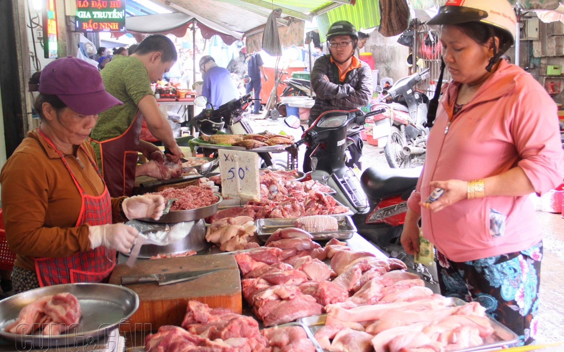 Giá thịt lợn tại các chợ đồng loạt giảm 