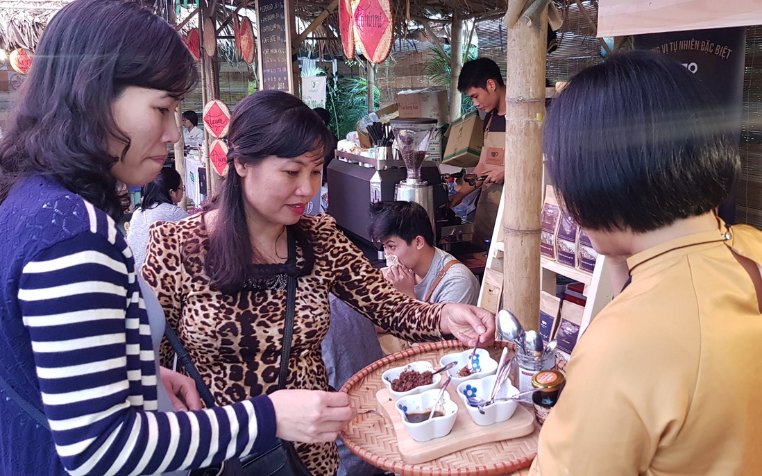 Rộn ràng phiên chợ Tết xưa tại Bảo tàng Phụ nữ Việt Nam