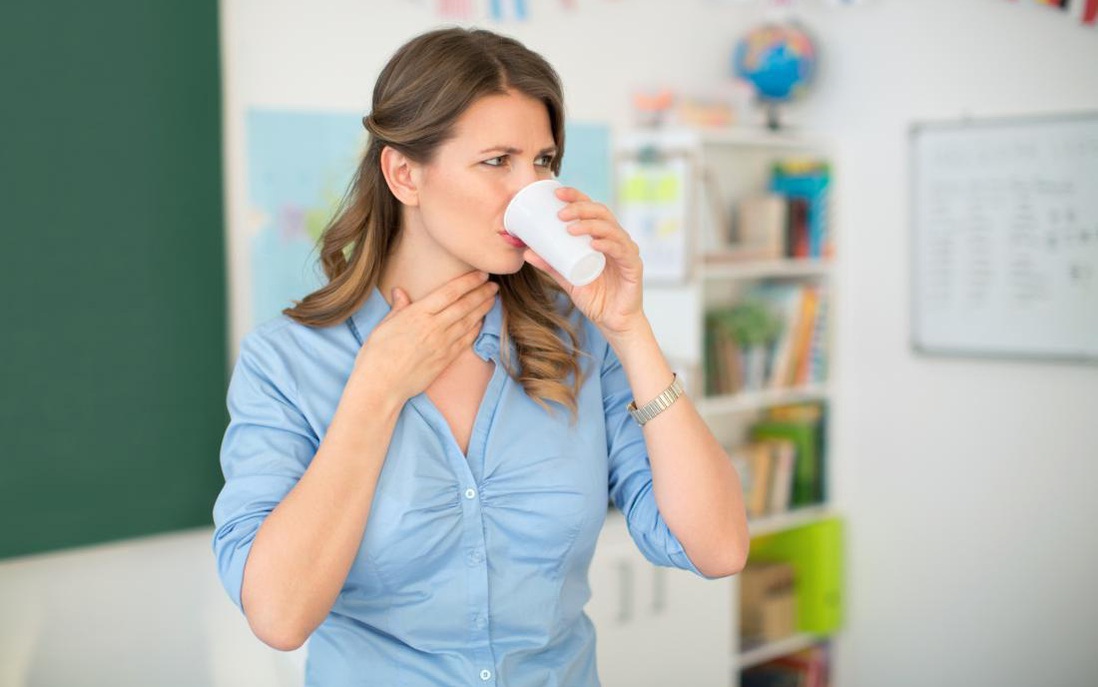10 cách giảm đau họng nhanh chóng không cần dùng thuốc