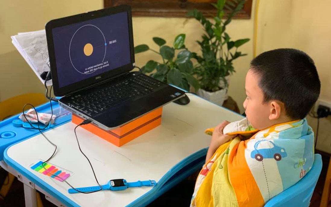Nghỉ học do dịch cúm Corona: Học online “lên ngôi”