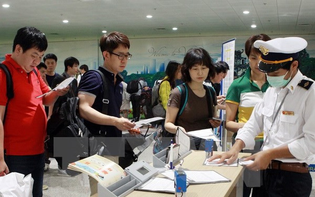 Dừng cấp thị thực cho người nước ngoài vào Việt Nam trong 30 ngày