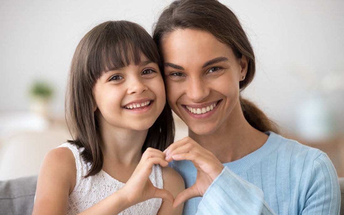 7 cách thú vị cha mẹ dạy trẻ về lòng tốt