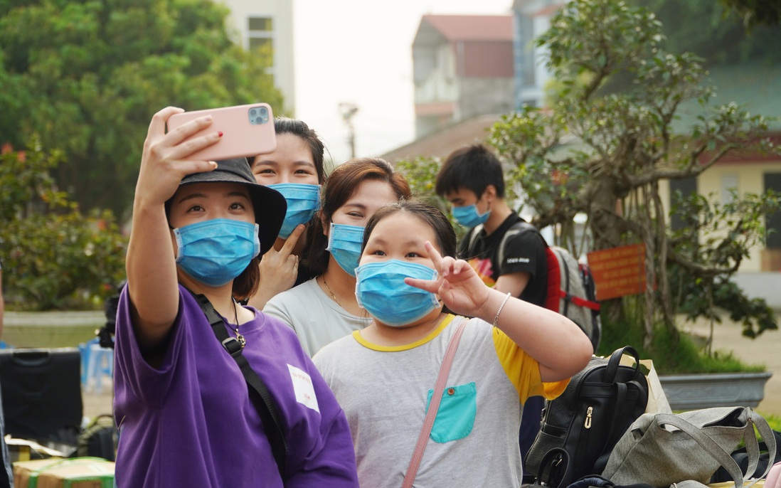 51 người hết hạn cách ly tập trung tại Bắc Ninh: "Mừng vì được về nhà!"