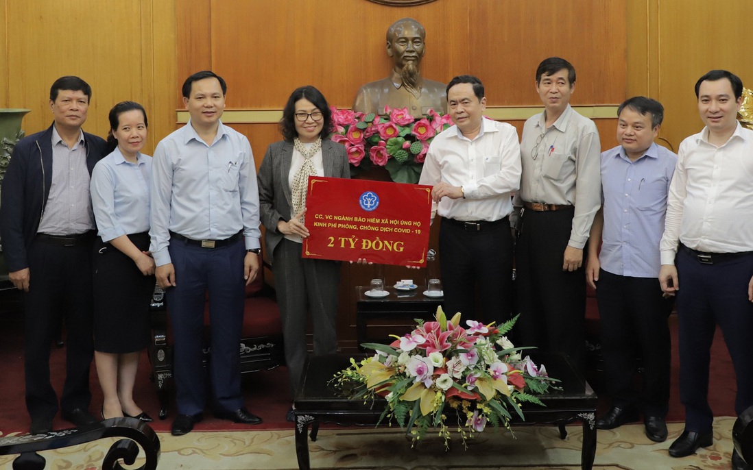BHXH Việt Nam chung tay, đồng hành chống dịch Covid-19
