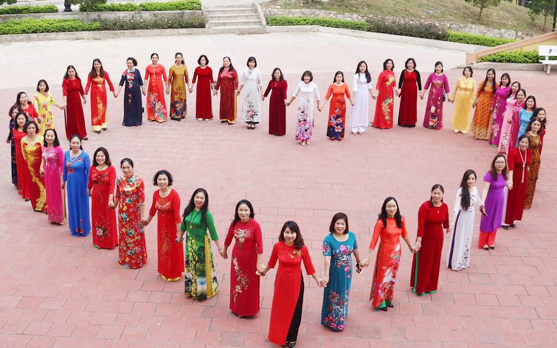 Đa sắc áo dài của phụ nữ mọi miền đất nước 