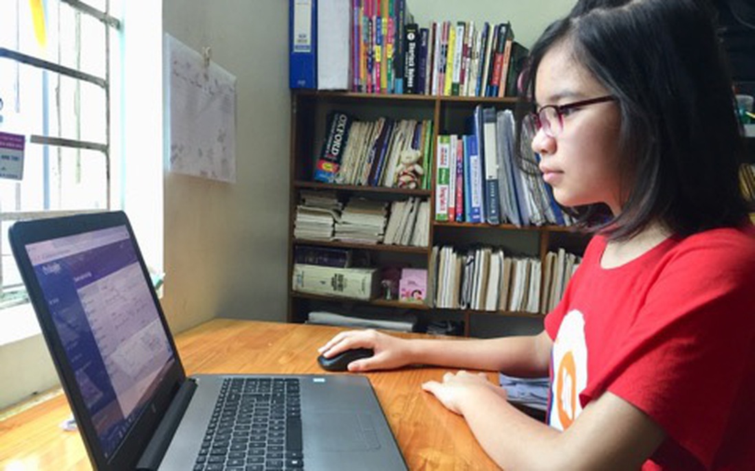 Một học sinh lớp 7 ở Hà Nam tiết kiệm tiền mua máy tính để ủng hộ chống dịch Covid-19