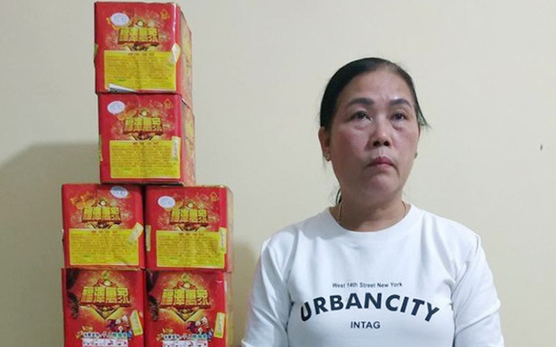 Vĩnh Phúc: Bắt giữ người phụ nữ mua bán, tàng trữ gần 50kg pháo