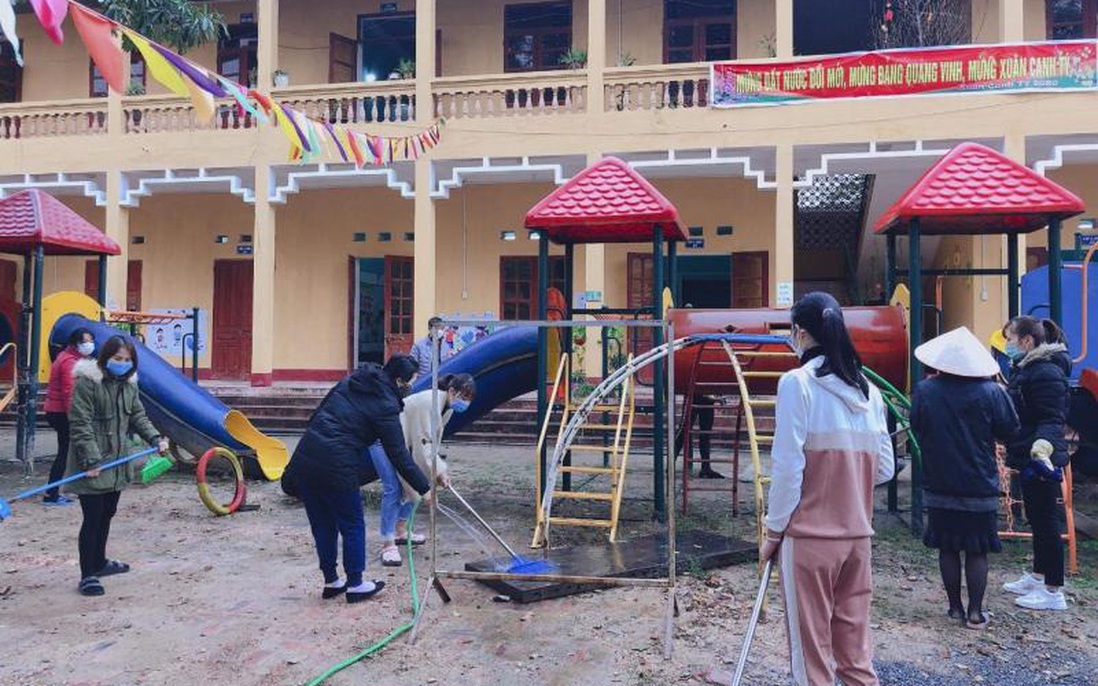 Hội LHPN tỉnh Bắc Giang: Tặng hàng trăm bánh xà phòng, nước rửa tay cho 10 trường mầm non 
