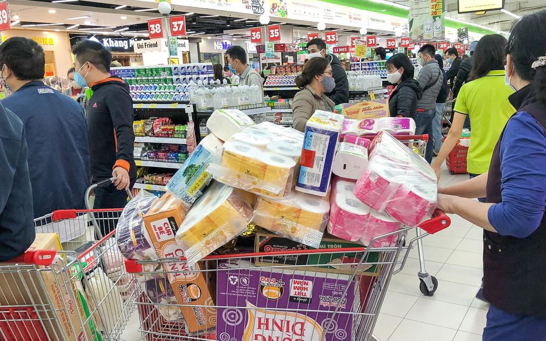 Thủ tướng chỉ đạo cung cấp đủ hàng hóa cho siêu thị và cửa hàng Hà Nội