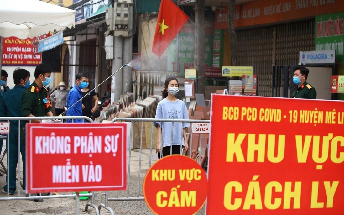 Hà Nội tăng cường 15 đội phản ứng nhanh để dập ổ dịch thôn Hạ Lôi
