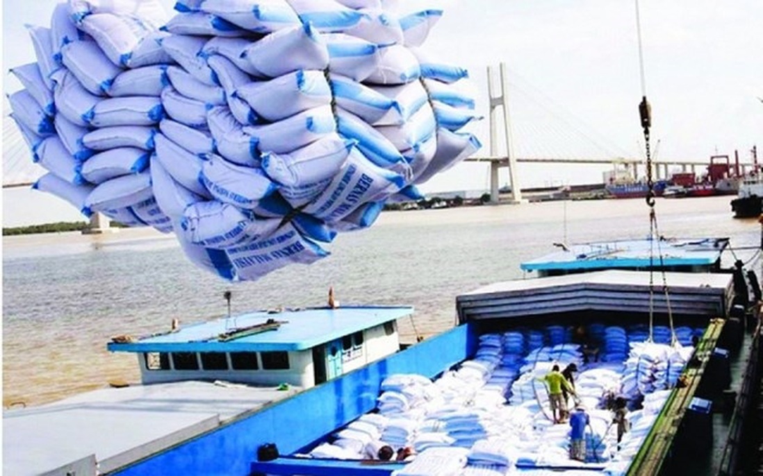 Thủ tướng chỉ đạo báo cáo việc xuất khẩu  400.000 tấn gạo trong đêm