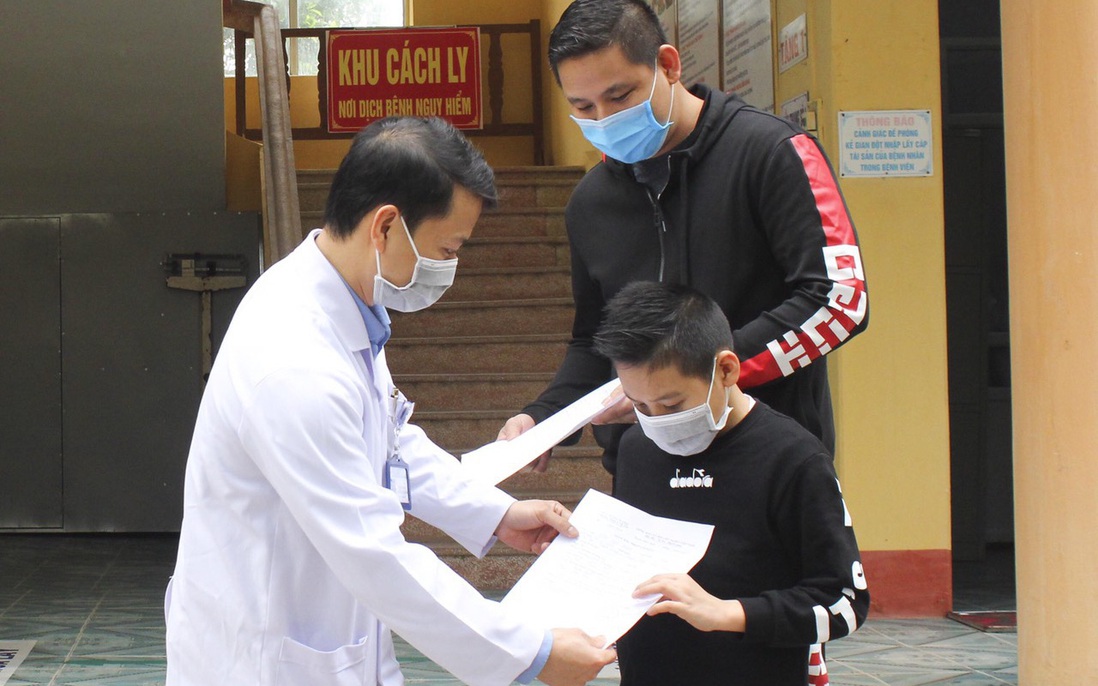 Trung tâm y tế huyện chữa khỏi cho bệnh nhân nhiễm COVID-19
