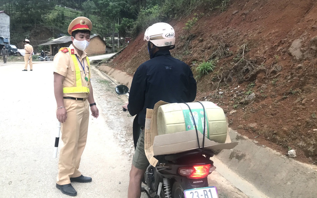 Hà Giang: Cách ly toàn bộ huyện Đồng Văn để giảm nguy cơ lây chéo