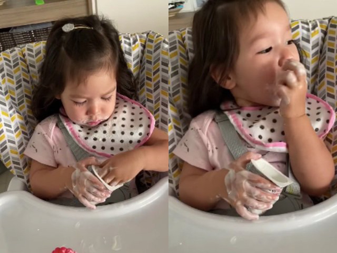 Con gái Hà Anh dùng tay bốc sữa chua ăn, dân mạng nói "mất vệ sinh thời dịch"