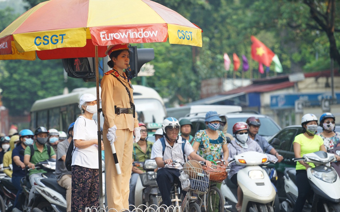 Hơn 10 đường dây nóng bảo đảm trật tự, an toàn giao thông dịp nghỉ lễ 30/4, 1/5