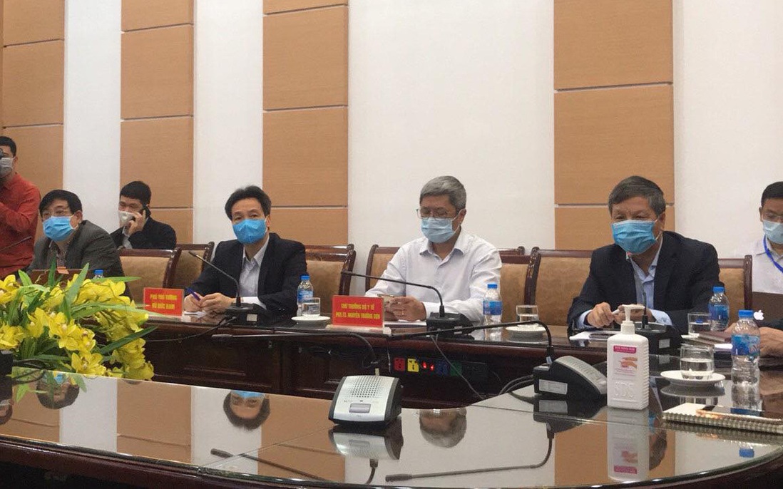 Bệnh nhân nặng nhiễm COVID-19 ở Hưng Yên liên tục thở máy