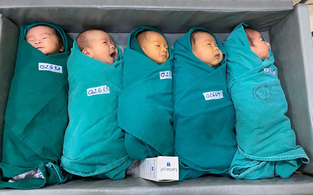 5 em bé chào đời trong khu vực cách ly của Bệnh viện Bạch Mai 