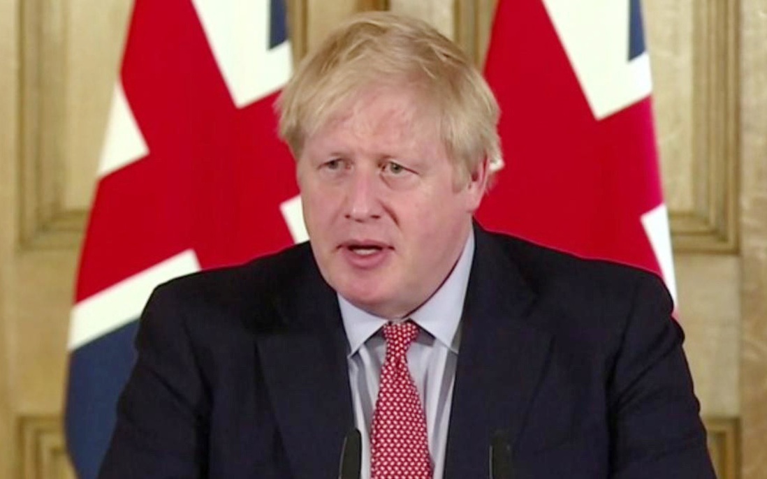 Thủ tướng Anh Boris Johnson cần 4 lít oxy trợ thở