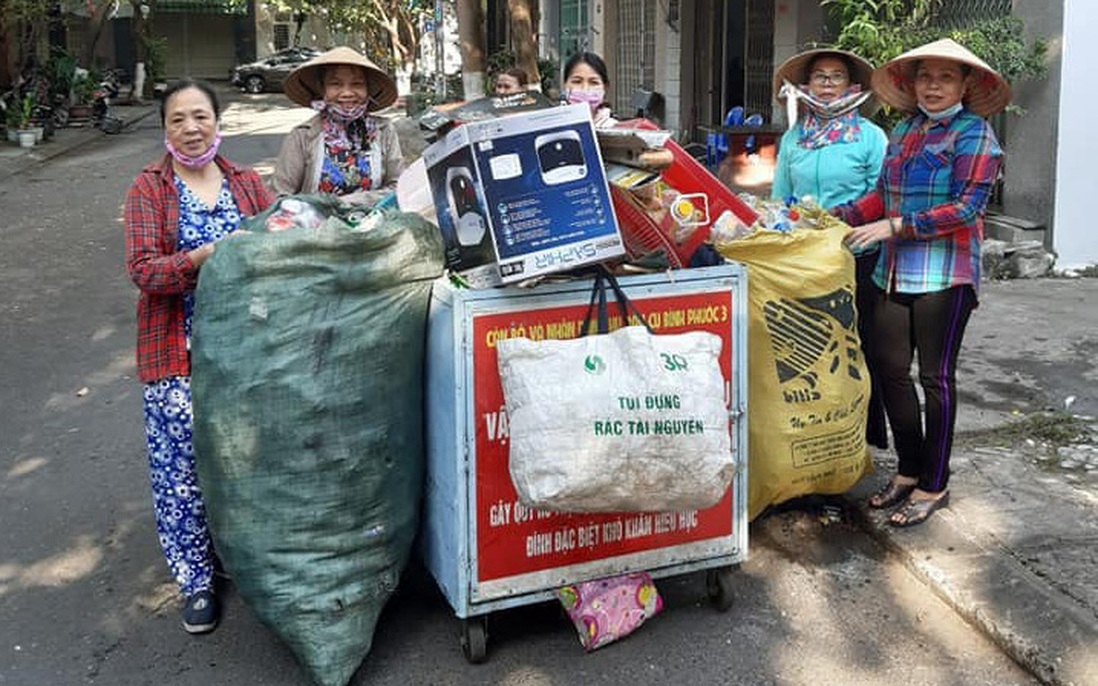 Chai nhựa, giấy, báo cũ “ươm mầm” ước mơ xanh