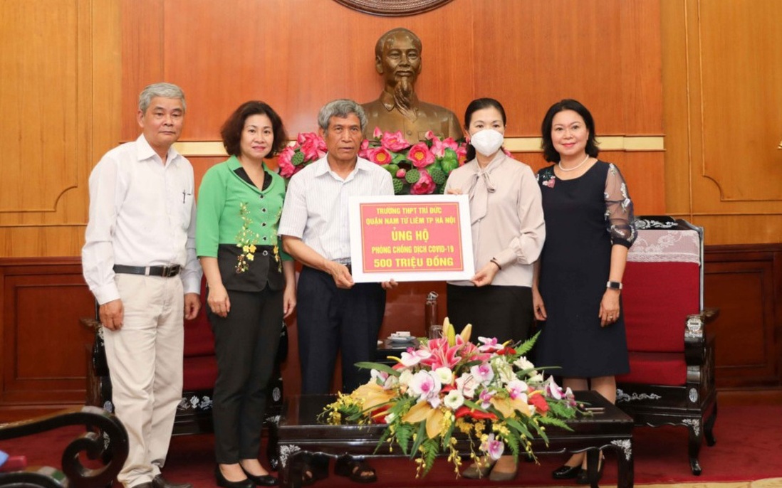 Một trường THPT tại Hà Nội ủng hộ 800 triệu đồng chống dịch Covid-19