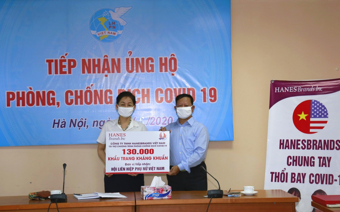 TƯ Hội LHPN Việt Nam tiếp nhận ủng hộ phòng chống dịch Covid-19 từ Tập đoàn Hanesbrands