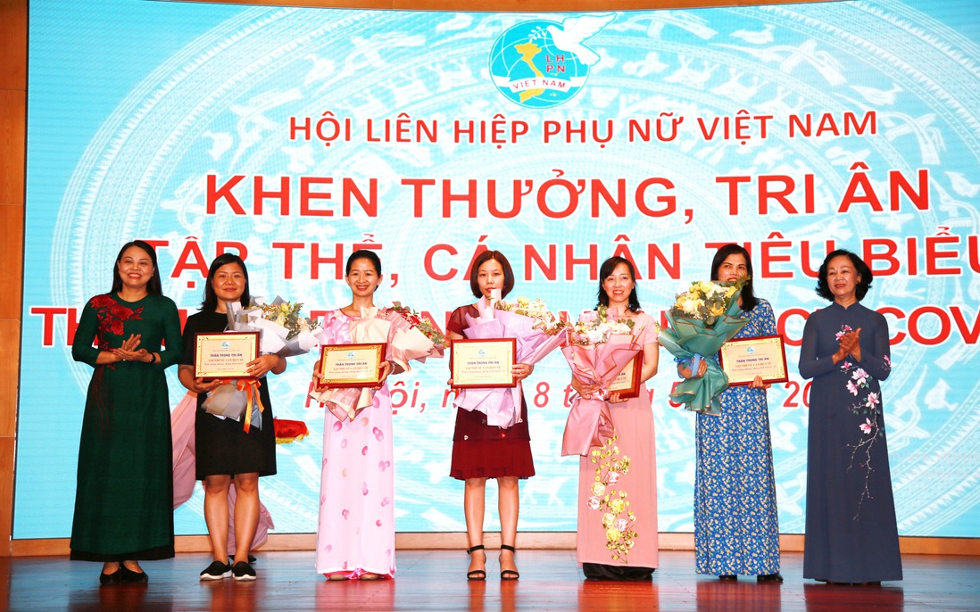 Hội LHPN Việt Nam khen thưởng các tập thể, cá nhân đóng góp tích cực trong phòng, chống Covid-19 