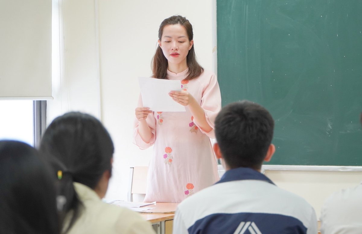 Tuyển sinh lớp 10: Học sinh tăng tốc cho cuộc đua căng thẳng- Ảnh 1.