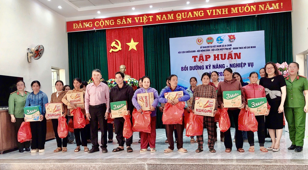 Tăng cường kỹ năng số và nghiệp vụ ủy thác vốn cho cán bộ, hội viên cơ sở- Ảnh 3.