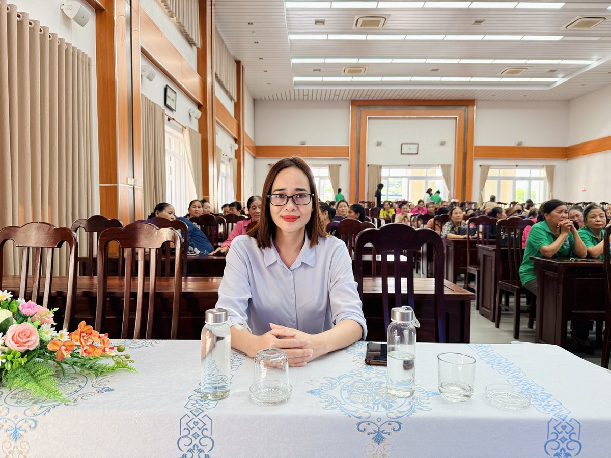 TPHCM: Gần 300 phụ nữ, trẻ em được giải đáp thông tin pháp luật về bạo lực gia đình và bình đẳng giới- Ảnh 4.